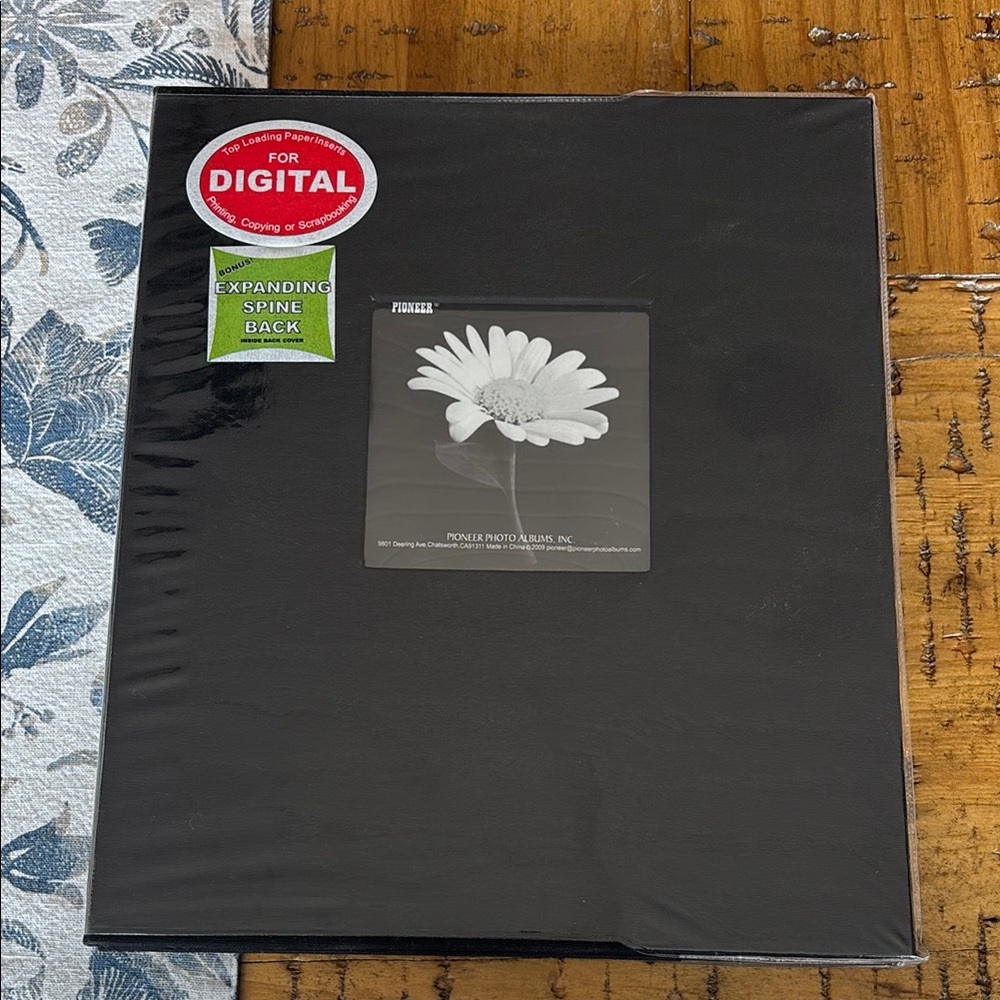 Pioneer Black Memory Book/Photo Album